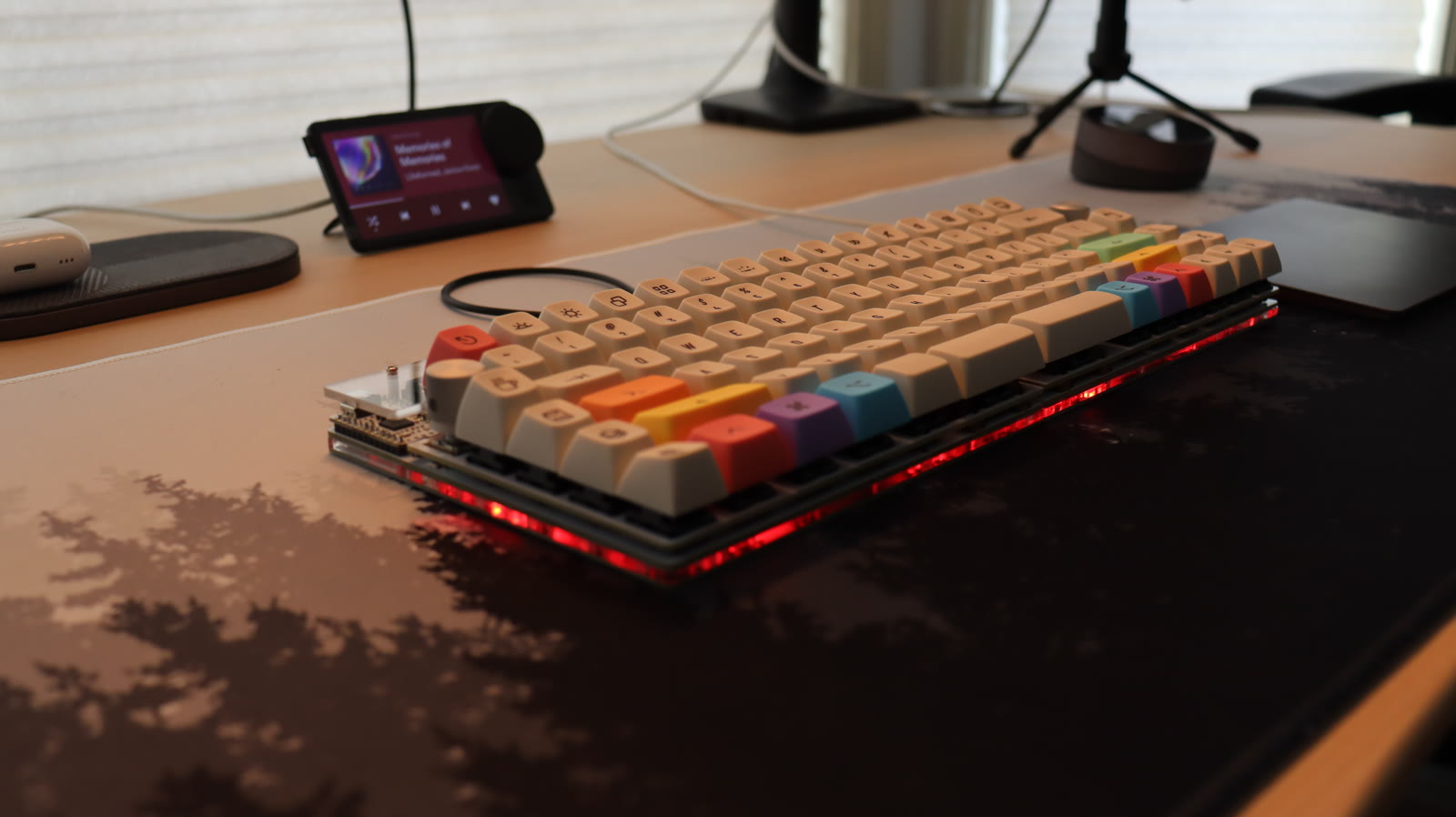 Hand-soldered SNAP-75 keyboard on my desk